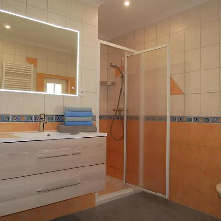 Kinderfreundliches Mit W-lan Apartment *